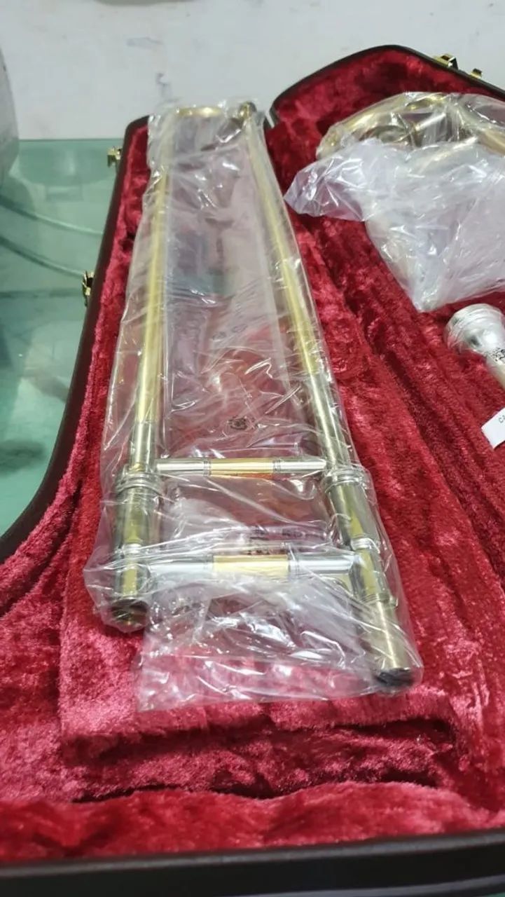 Trombone profissional Yamaha xeno yrs881G  - Foto 4