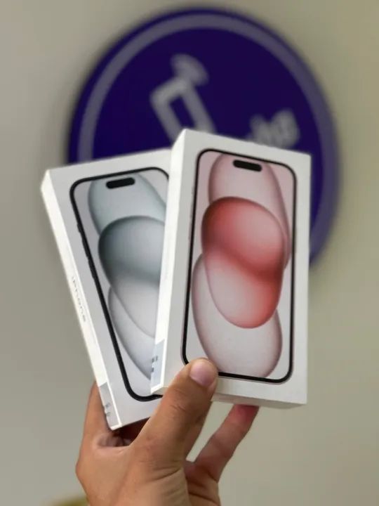 iPhone 15 128GB - Lacrado - Preto e rosa 