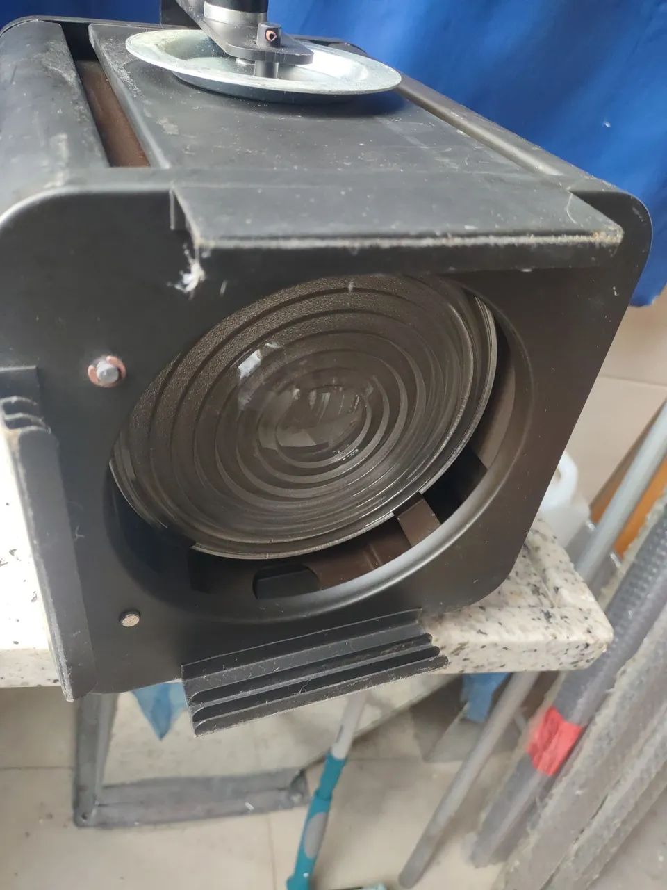 Projetor de Filme Antigo - Ideal para Colecionadores - Foto 4