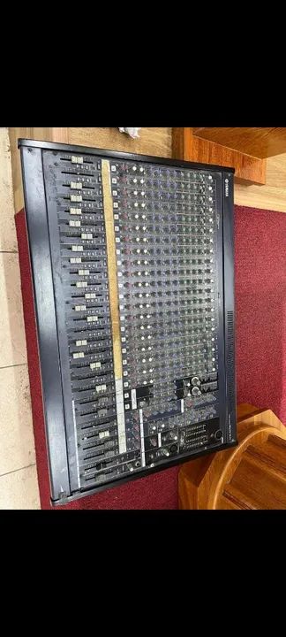 Mesa de Som Yamaha mg24 fx 13