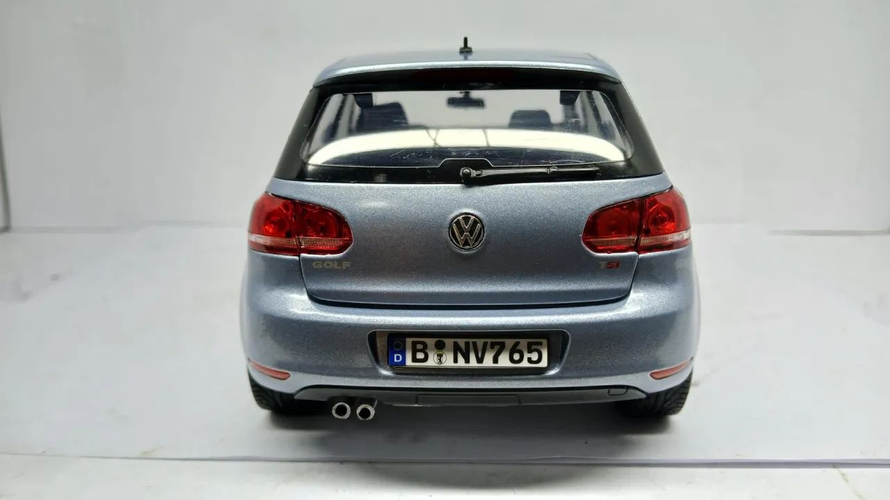 Miniatura Volkswagen Golf MK6 1/18 - Foto 4