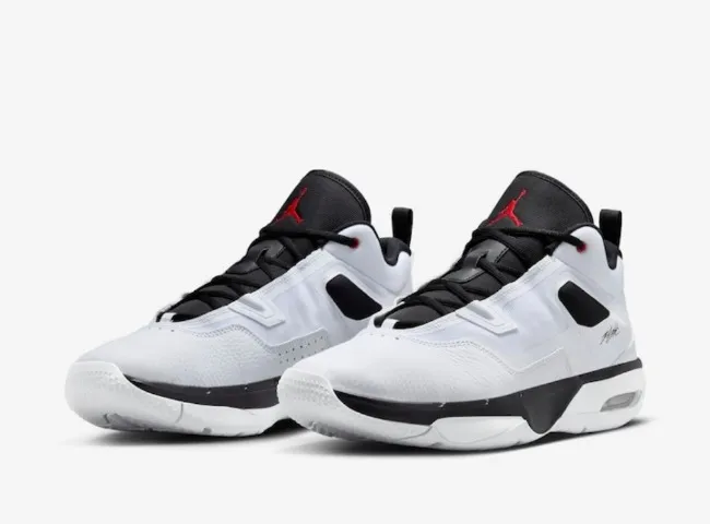 Tênis Nike Jordan - Branco e Preto