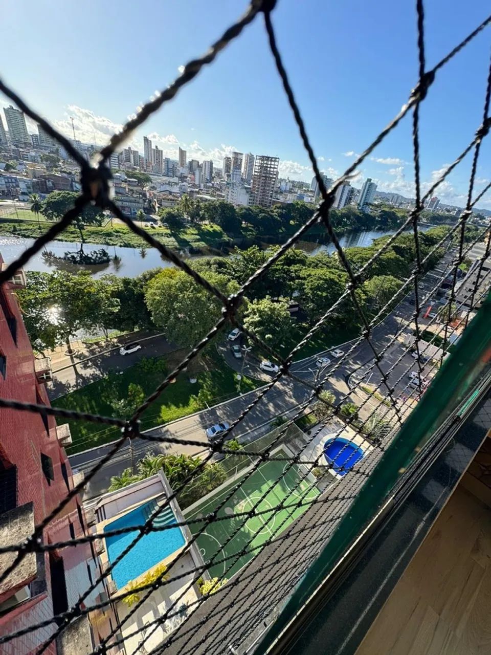 Apartamento com 3 suítes e Dependência 