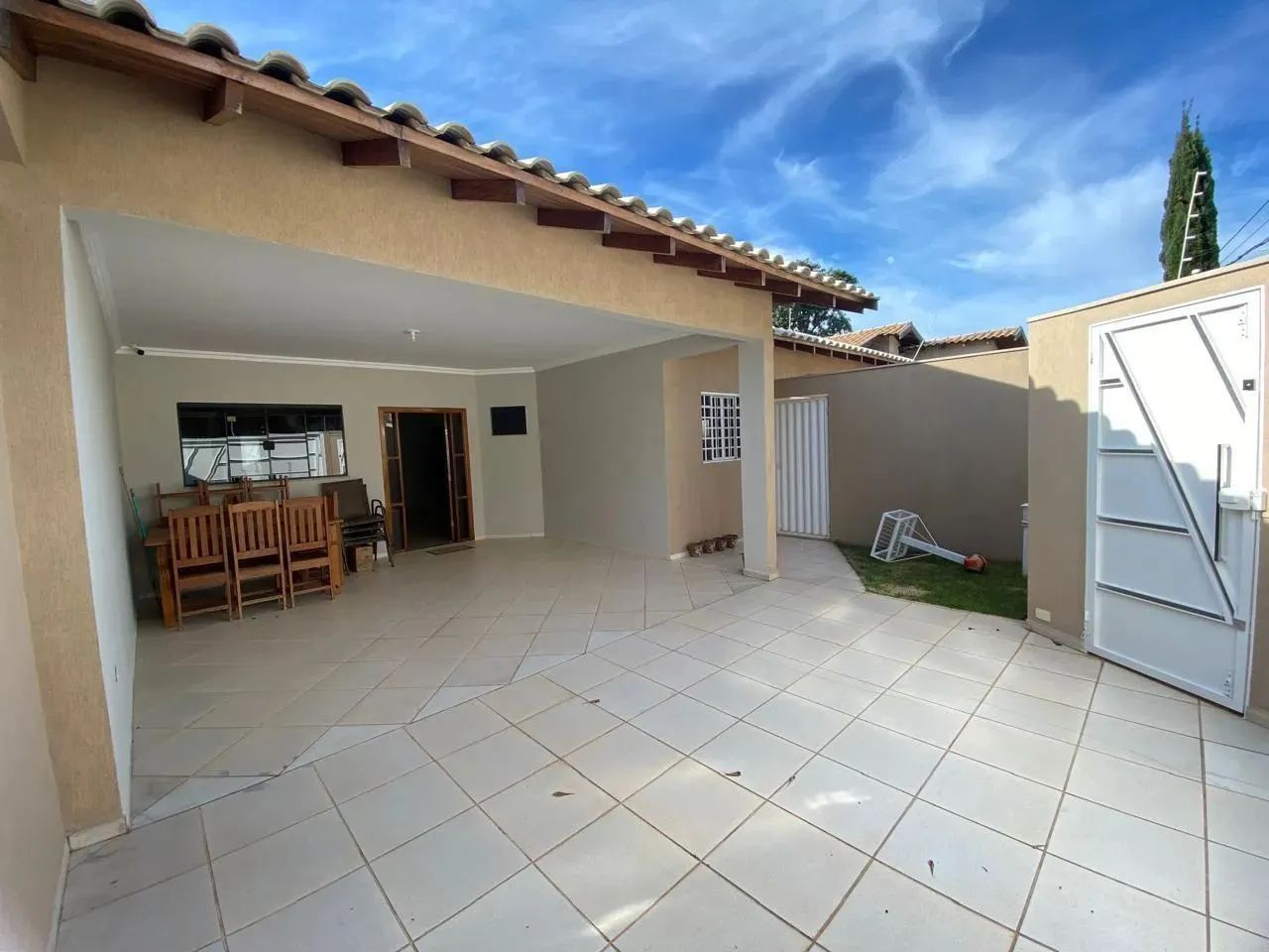 Casa Térrea dos Sonhos no Carandá Bosque  Conforto, Espaço e Lazer! - Foto 2