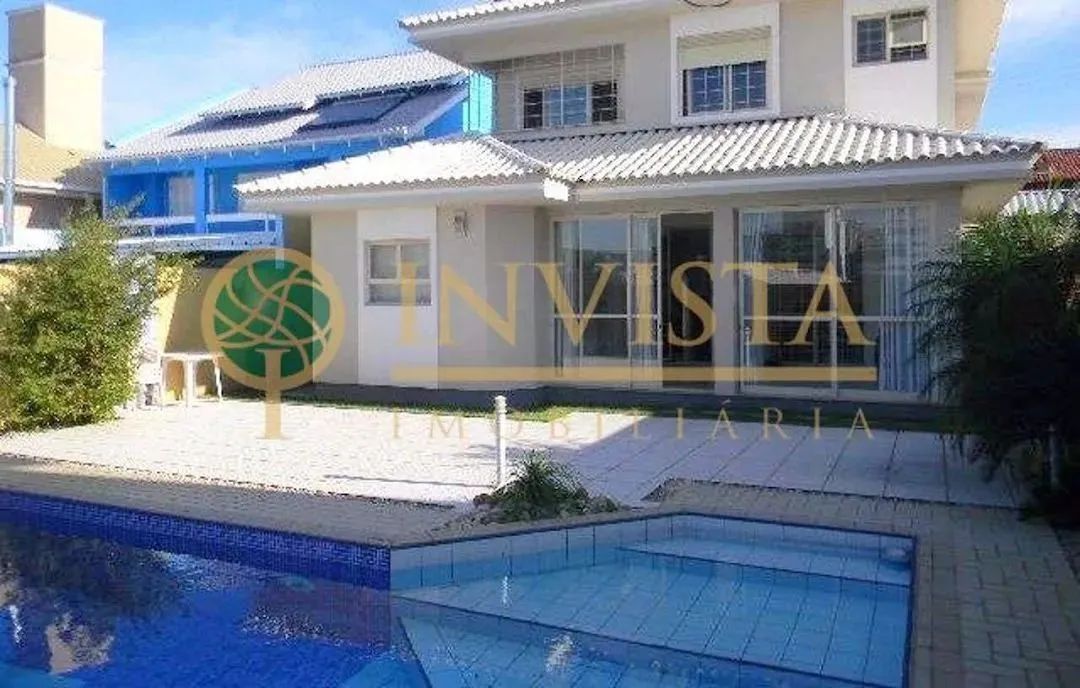 Casa com piscina e 5 quartos à venda em Coqueiros, Florianópolis.