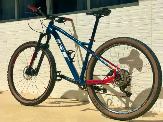 Bicicleta GT Avalanche, aro 29.