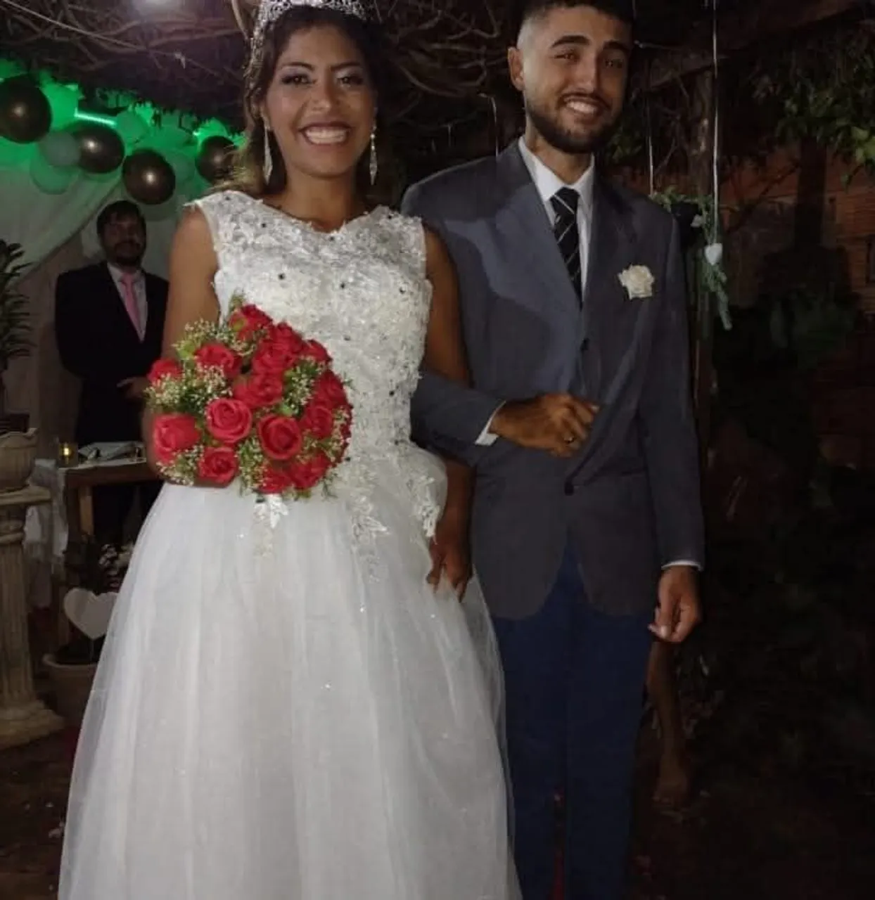 Vestido noiva com pedrarias modelo princesa