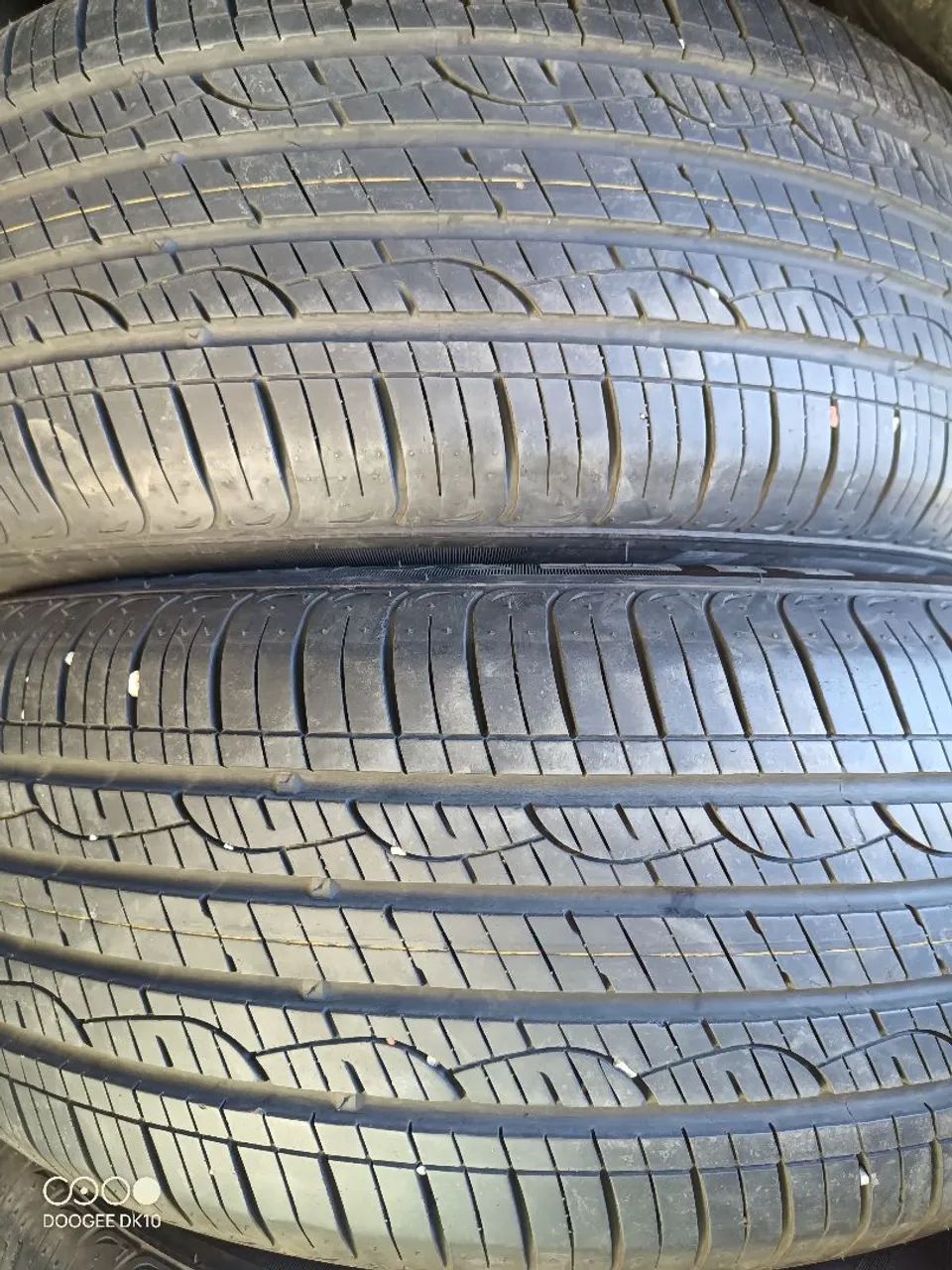 04 pneus aro 18 nexen 225/60/18 com 90% de borracha quase novo  - Foto 2
