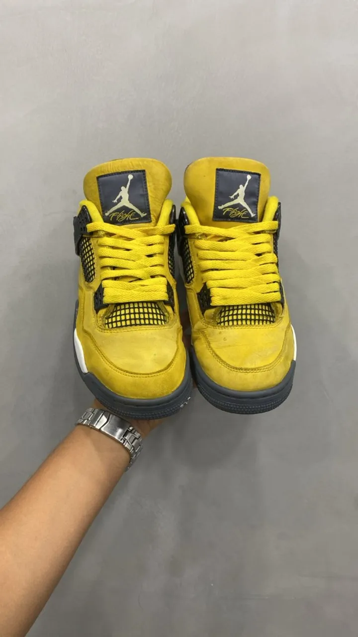 Tênis Air Jordan 4 Amarelo
