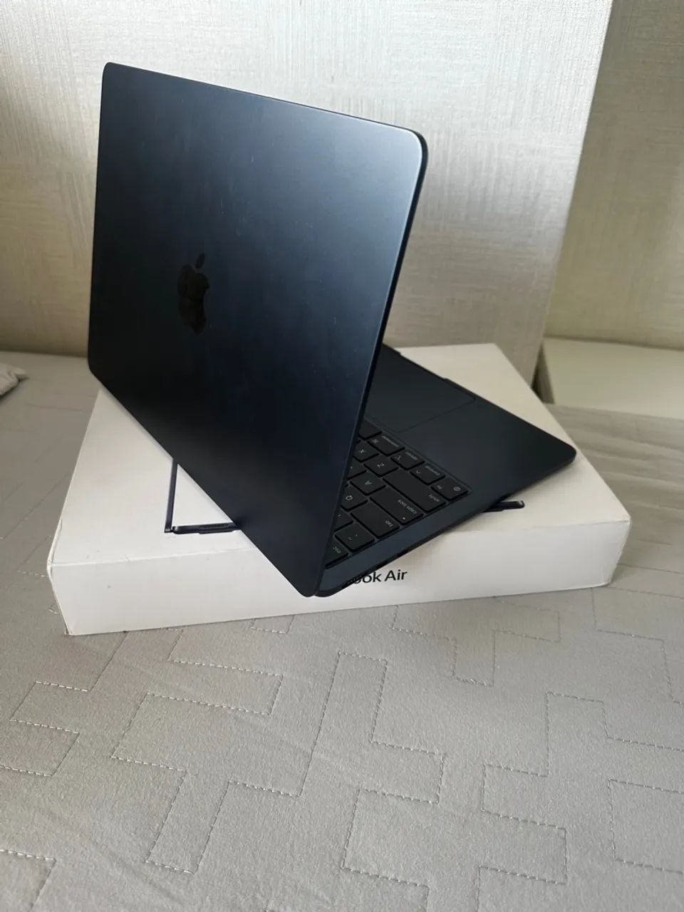 MacBook Air M3 8/256Gb midnight - com caixa e carregador original