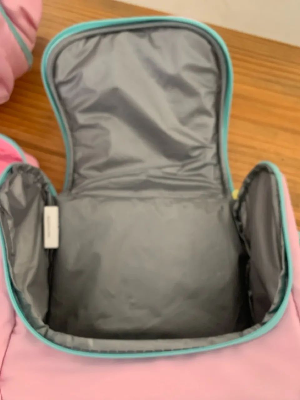Kit Escolar Infantil Rosa com Mochila, Lancheira e Estojo - Foto 3