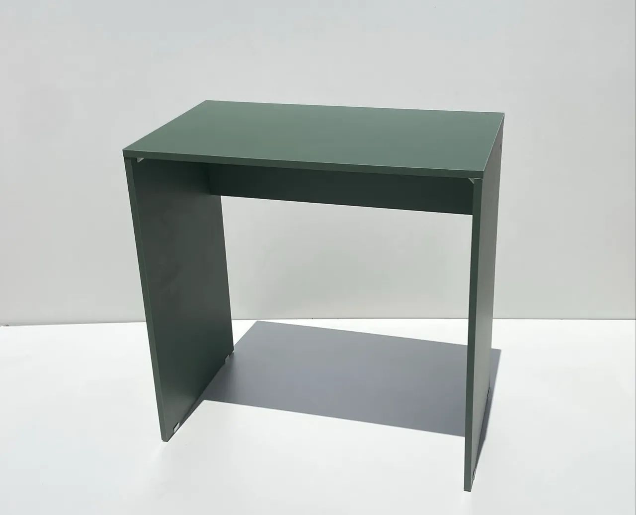 MESA MDF VERDE ACEITO CARTÃO, ENTREGA À COMBINAR