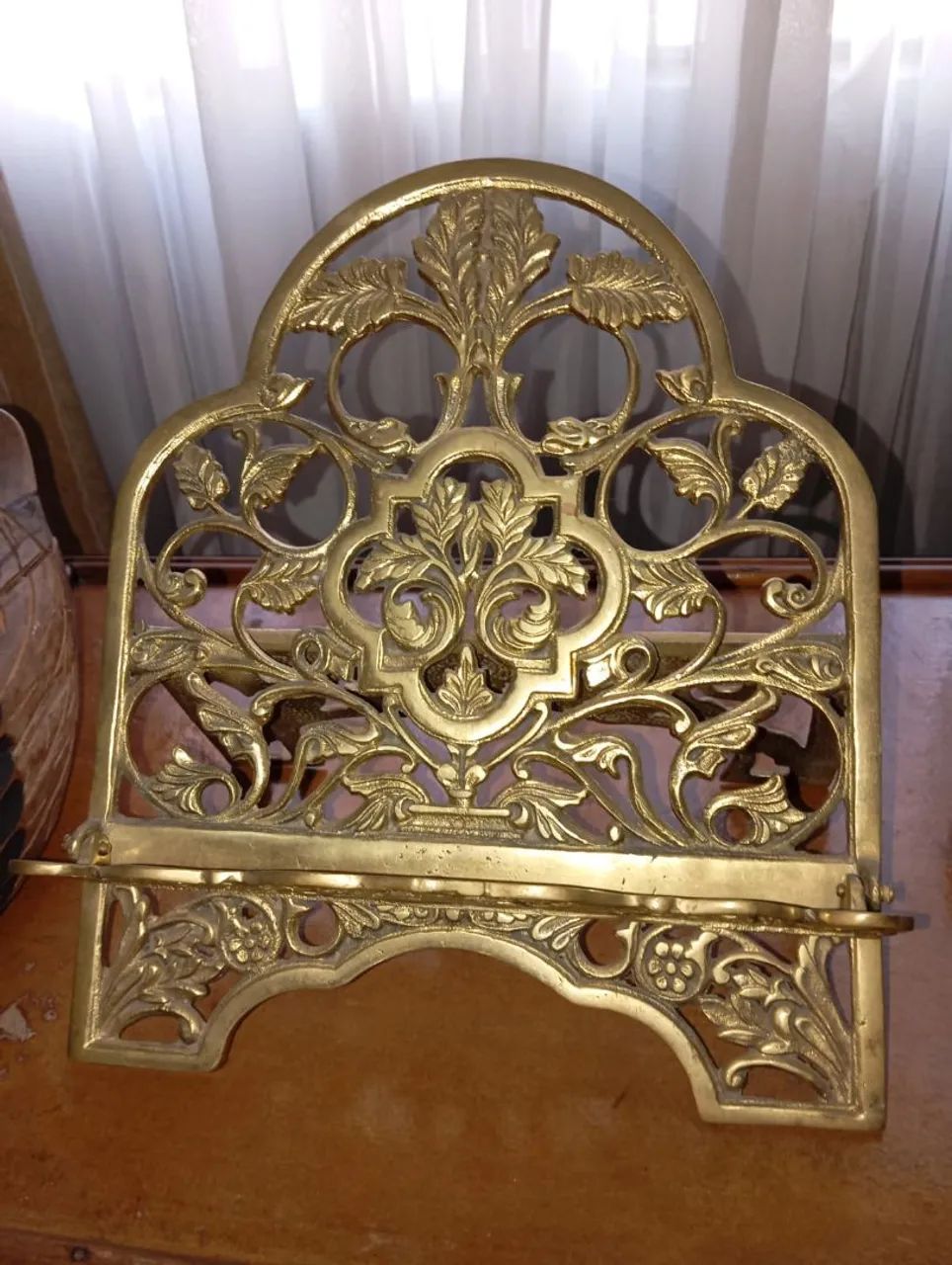 Porta bíblia em bronze 