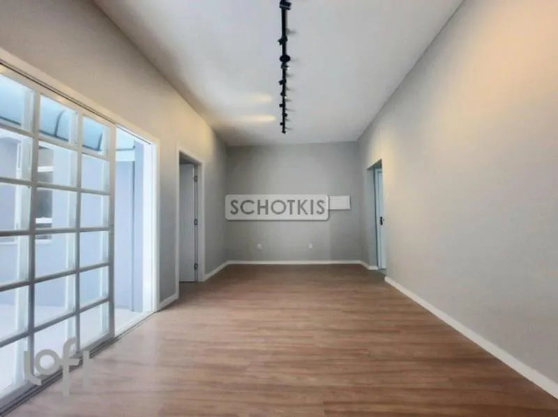 IMOBILIÁRIA SCHOTKIS VENDE EXCELENTE APARTAMENTO 02 DORMITÓRIOS DESOCUPADO, TIPO GARDEN, T