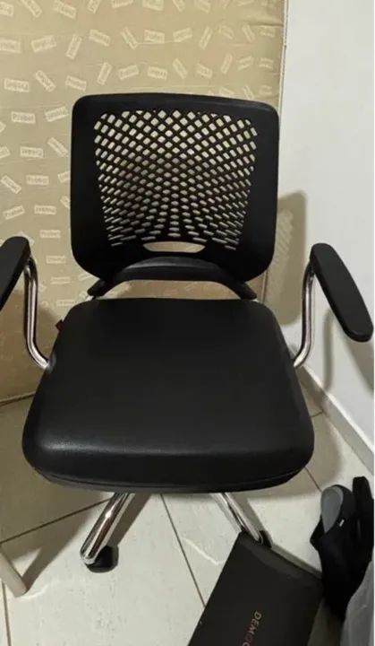 Cadeira de Escritório Beezi - Plaxmetal