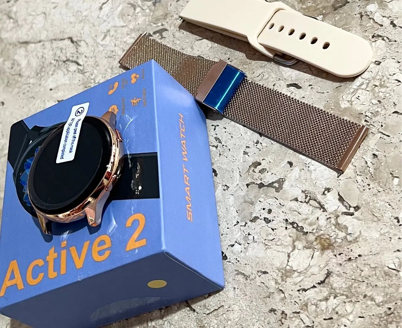 Smartwatch Active 2 - Novo, com pulseiras extras - Foto 2