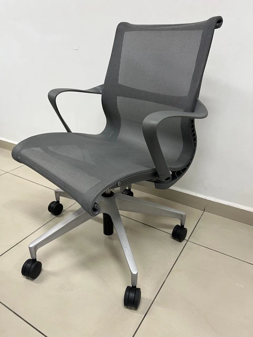Cadeira Herman Miller Setu Grafite (Várias unidades)