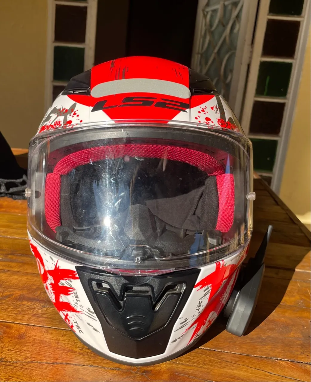 Capacete LS2 - Design Moderno e Segurança