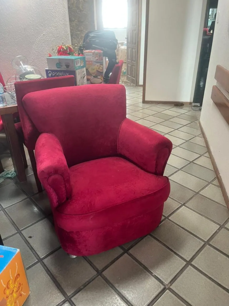 Poltrona vermelha de veludo