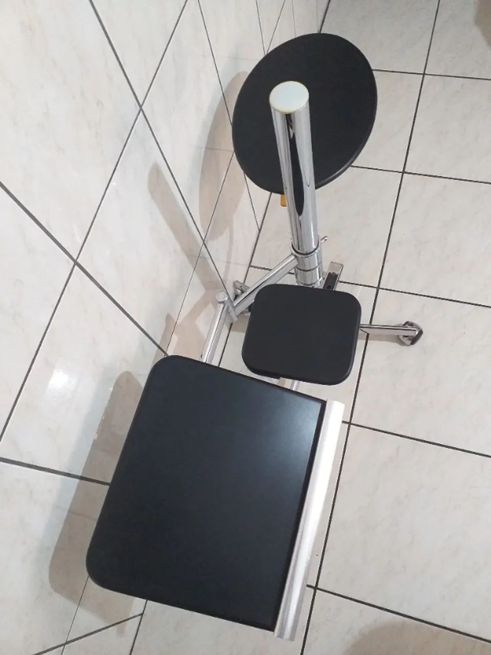Mesa Ergonômica para NoteBook c/revisteiro e Mouse Pad - Foto 3