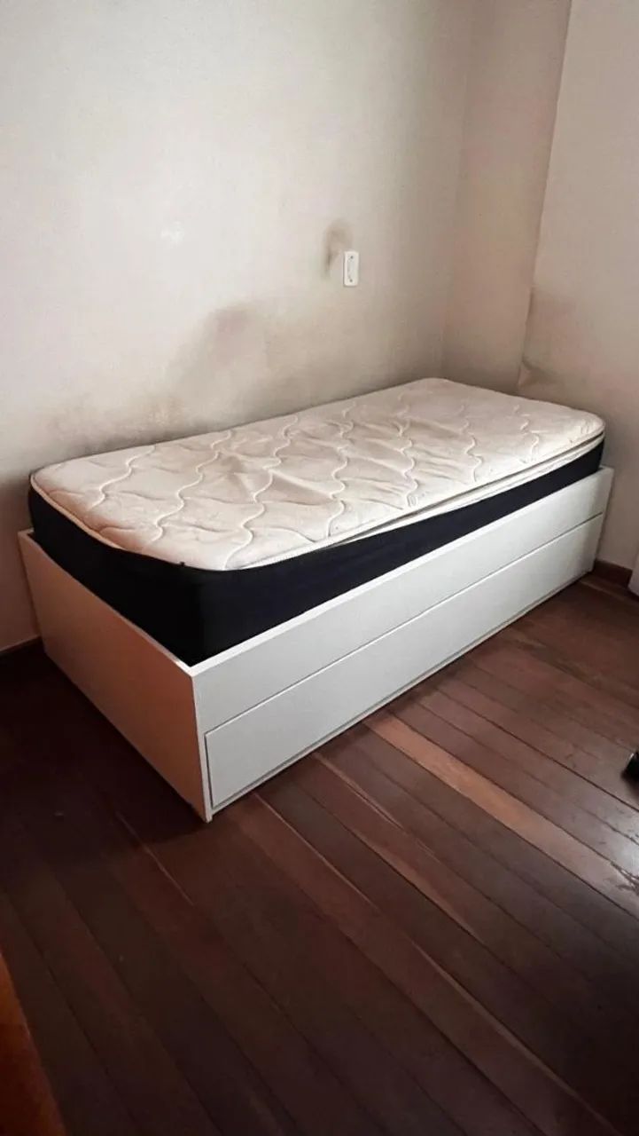Cama de Solteiro com Cama Auxiliar - Excelente Estado!