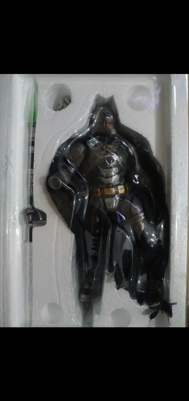  Batman Armored - BvS - 1/10 Iron studios  - Foto 2