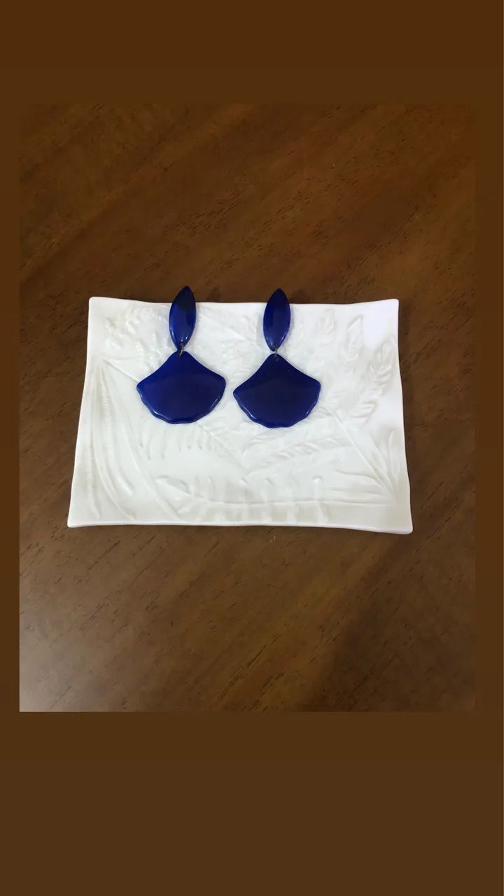 Brincos em acrílico 