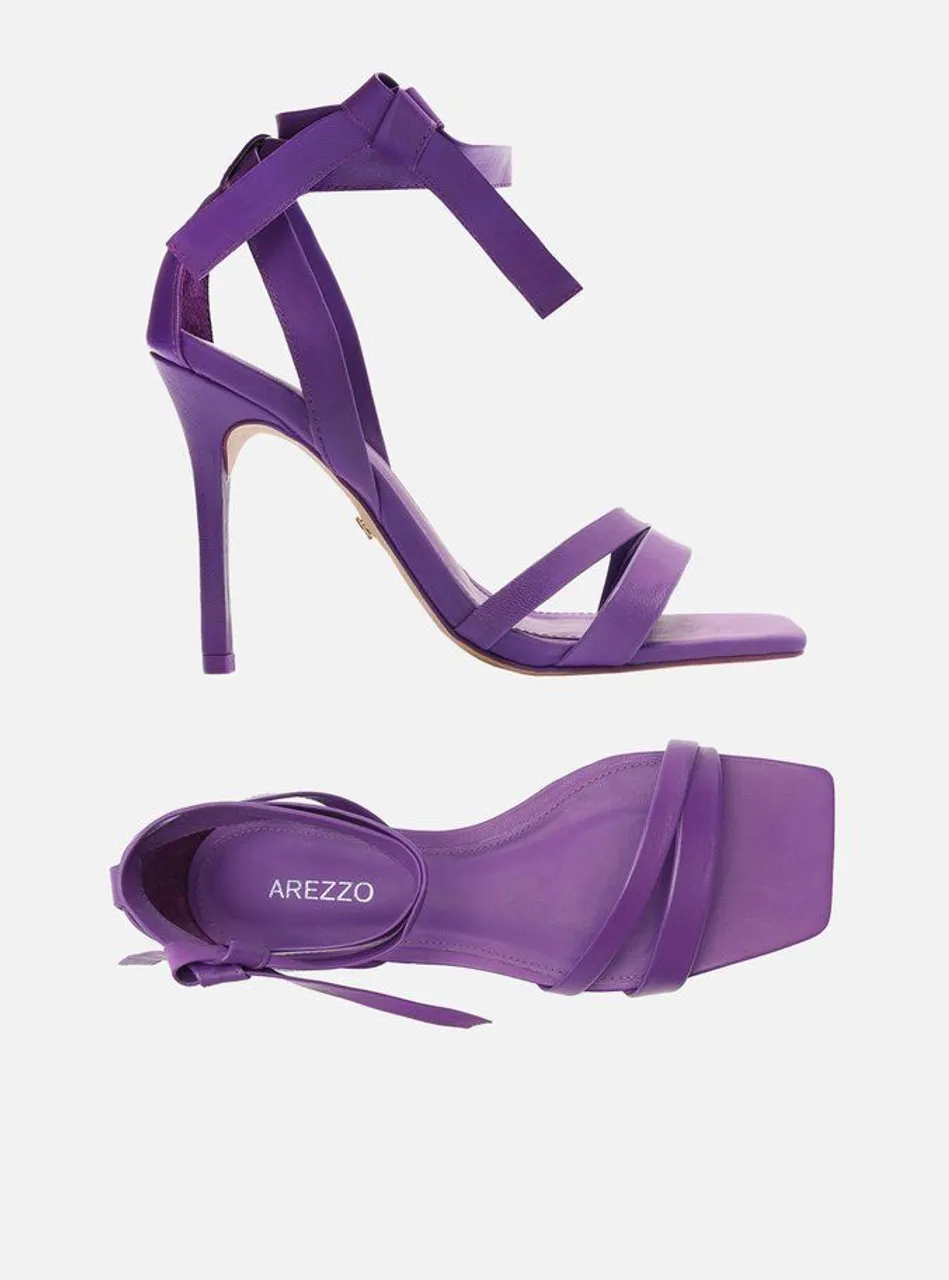 Sandália Arezzo Roxa Salto Fino - Elegância e Estilo