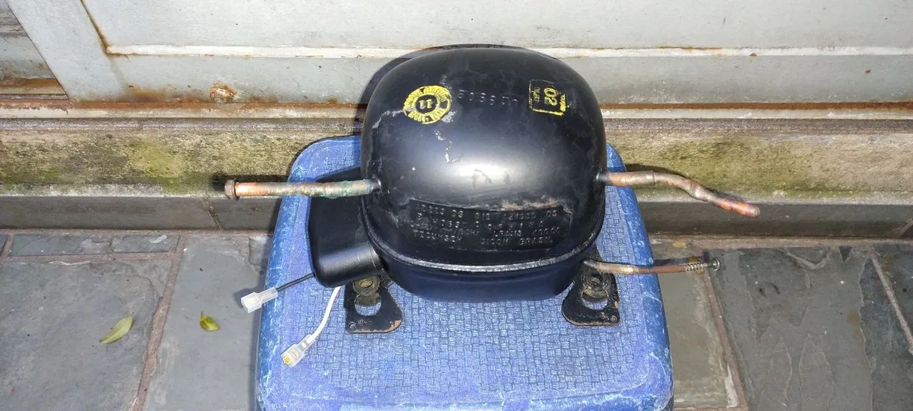 Compressor de Geladeira Tecumseh- Usado