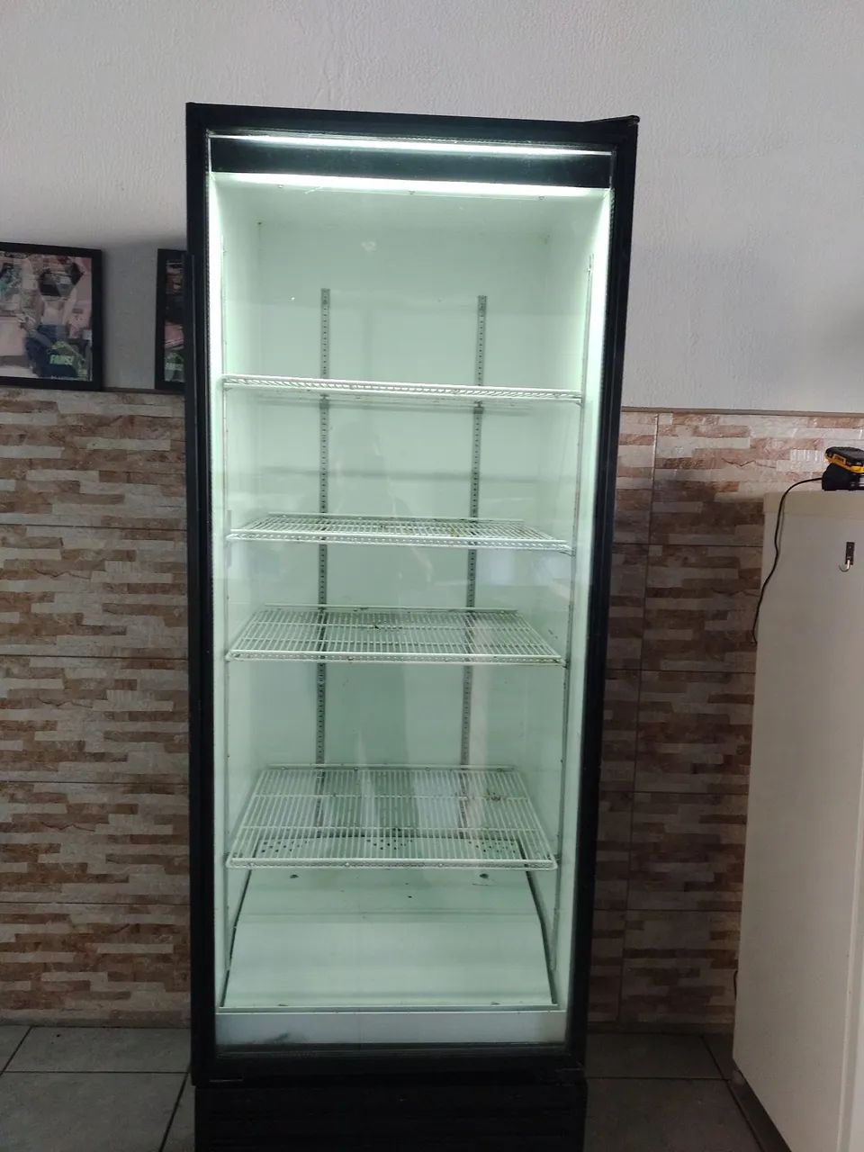 Geladeira Expositora Vertical(cervejeira) - Foto 4