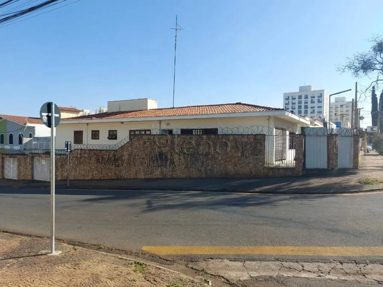 Casa à venda em Campinas, Botafogo, com 8 quartos, com 318 m²