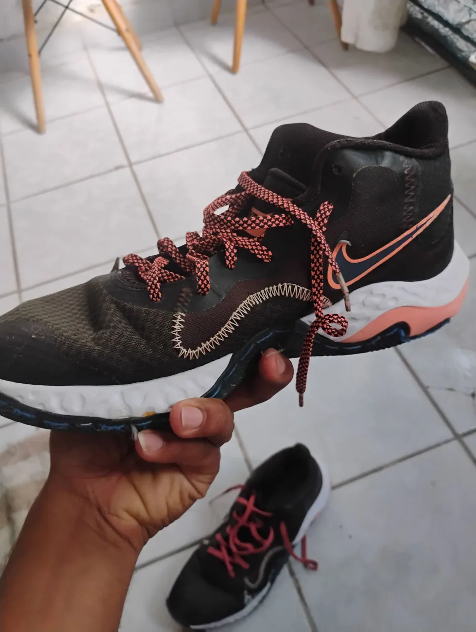 Tênis Nike basqueteira promoção 