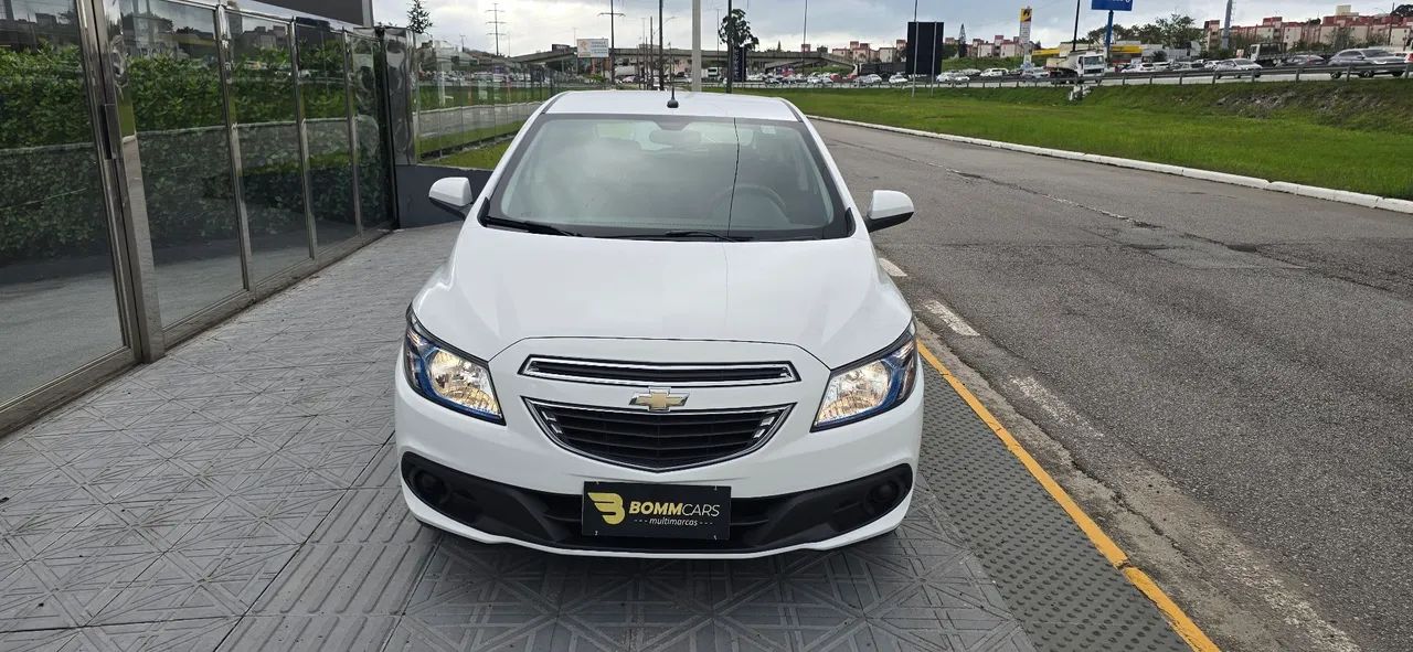Chevrolet Onix Hatch LT 1.4 8V Flex Power Mec. 4P 2015 - Foto 2