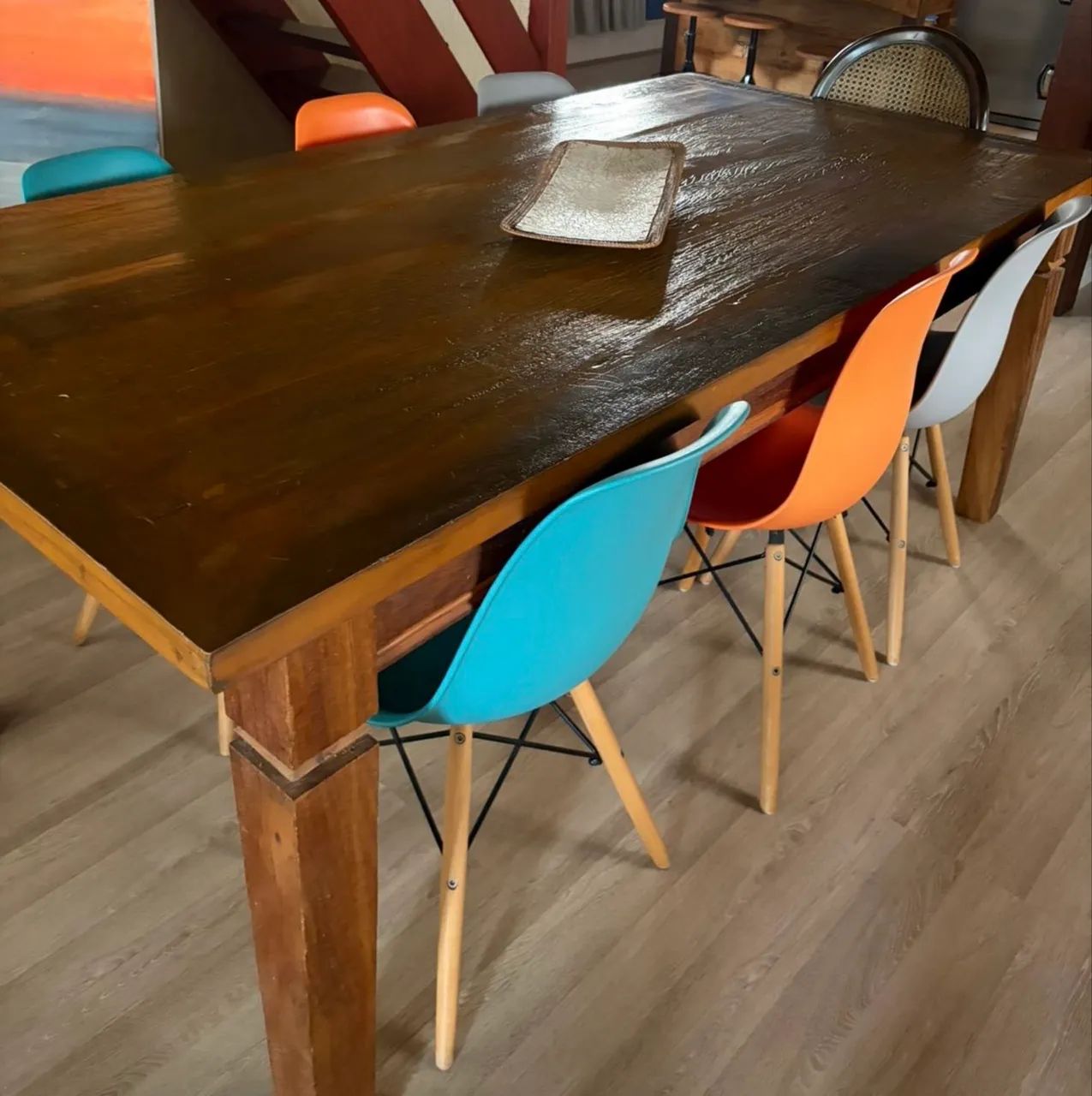 Cadeiras Design Eames Charles. Preço individual. Cores  turquesa, laranja e cinza 