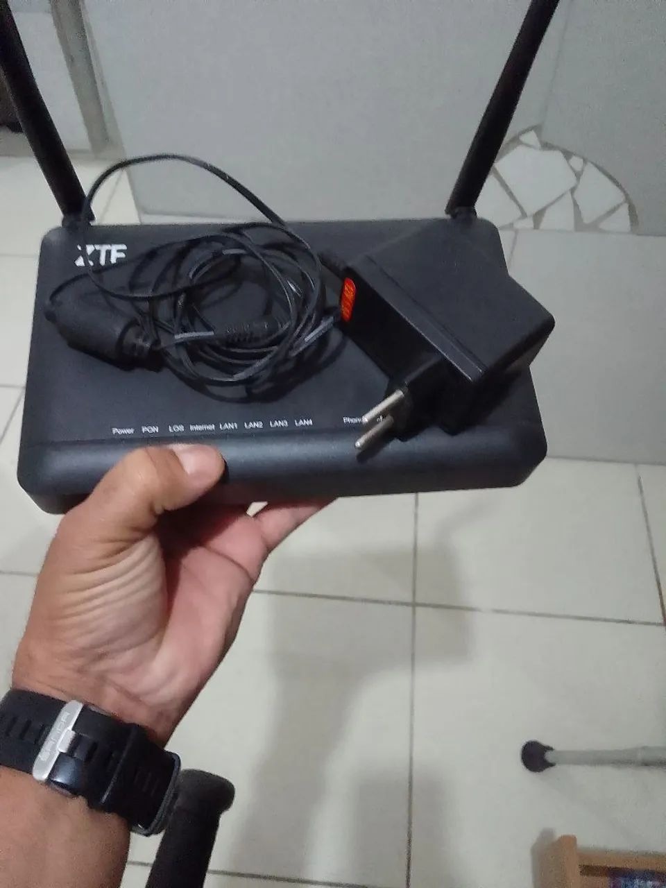 Vendo este roteador ZTE pegando perfeitamente 