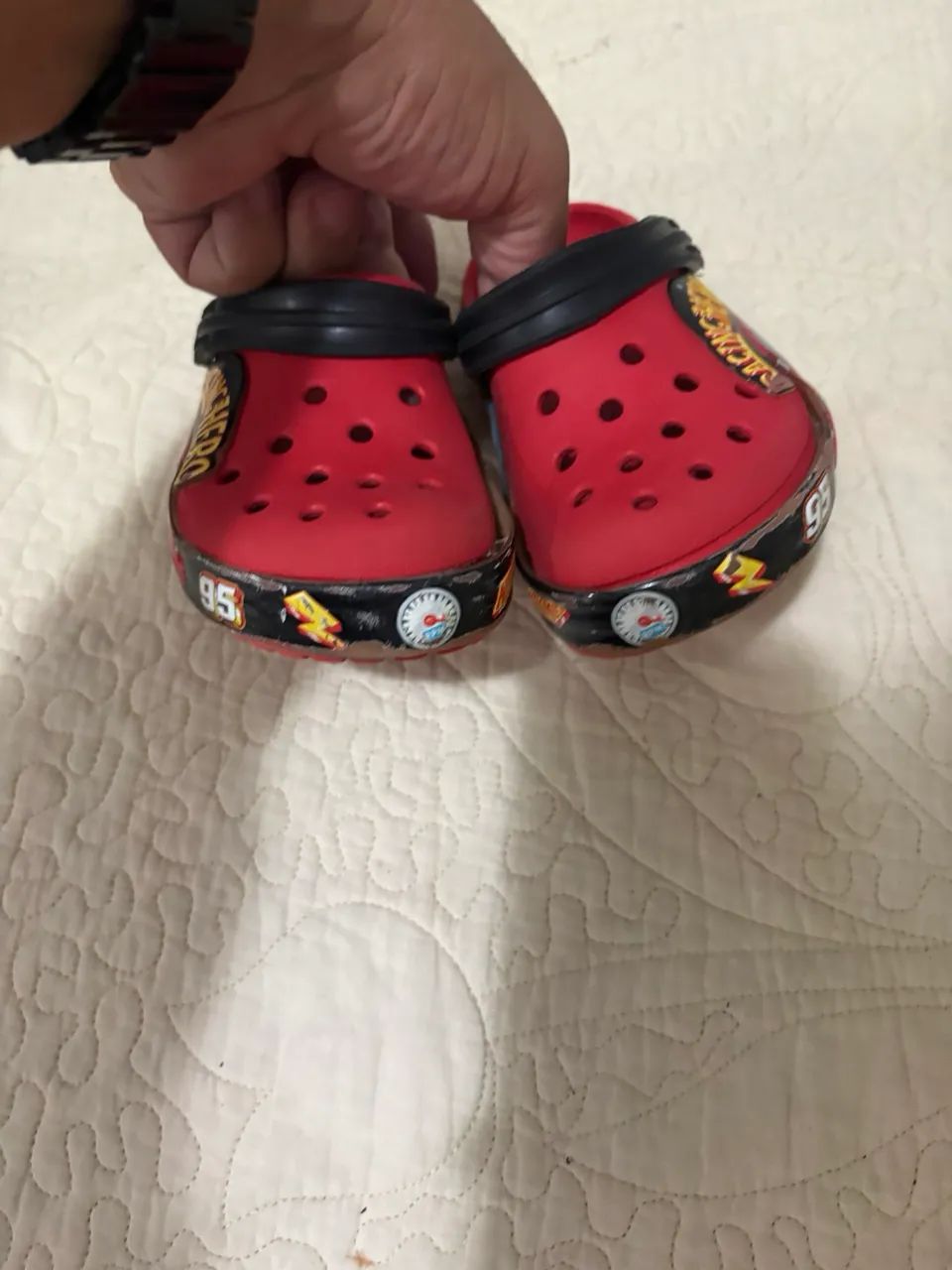 Crocs Infantil Original Lightning McQueen - Apenas R$ 29 - Foto 2
