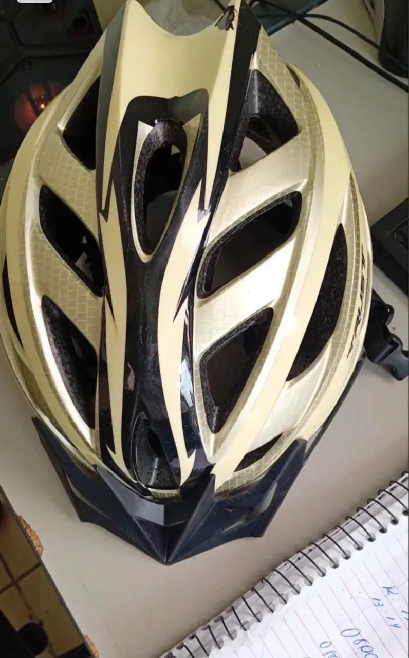 Capacete de bicicleta 