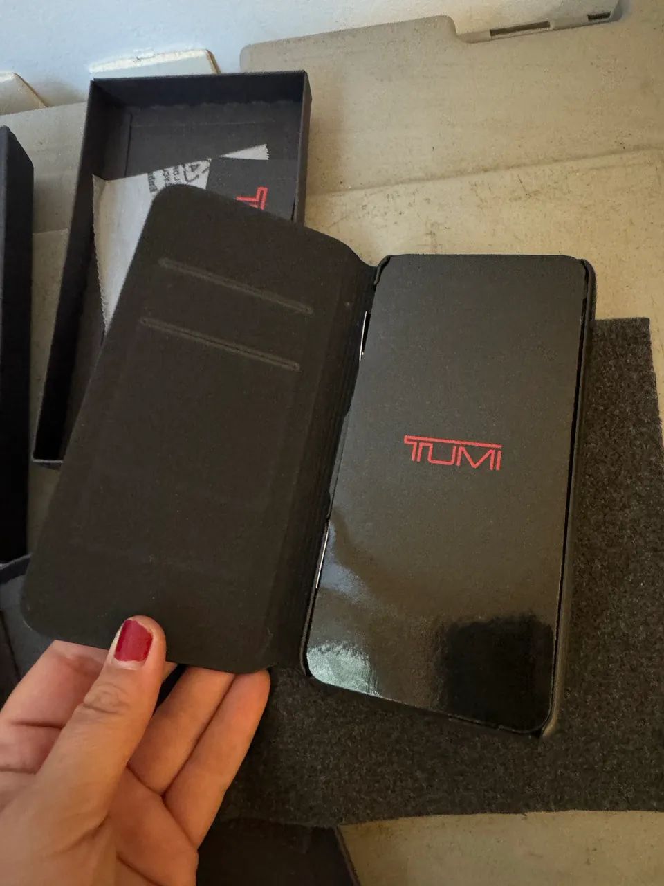 Capa de celular tumi de couro  - Foto 2