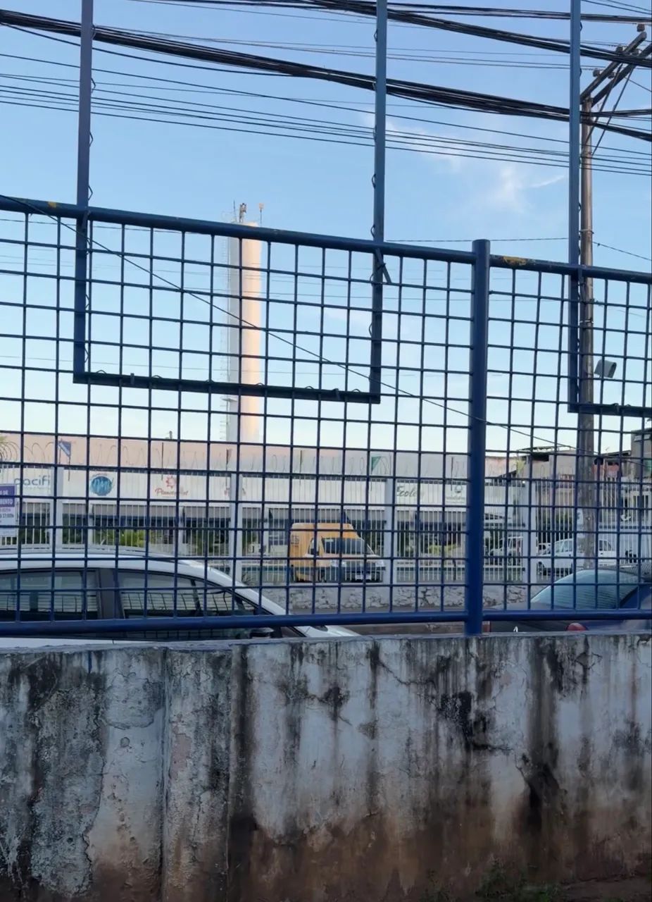 Vendo gradil e estruturas e escada  - Foto 3