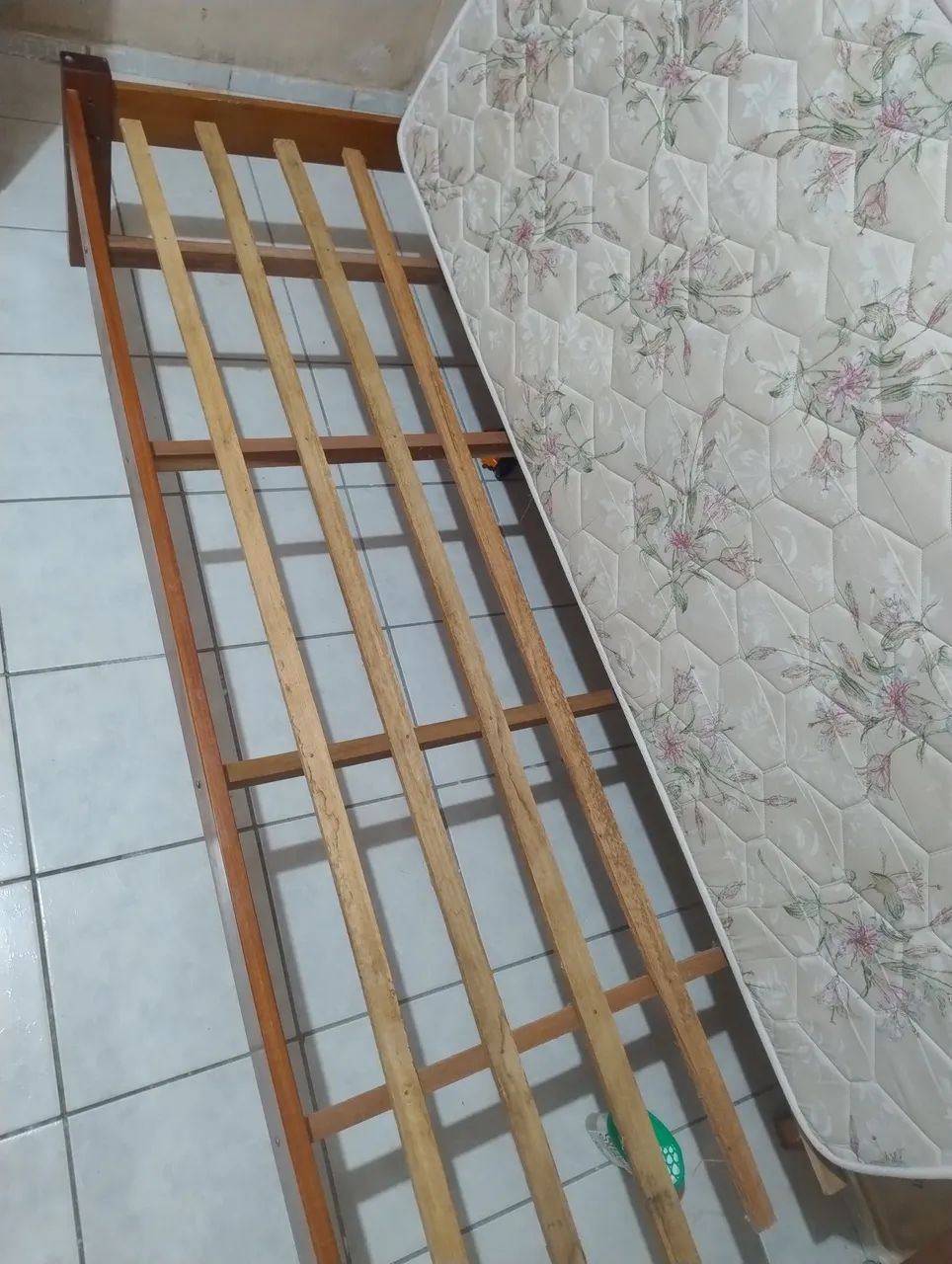 Cama de solteiro com colchão  - Foto 4