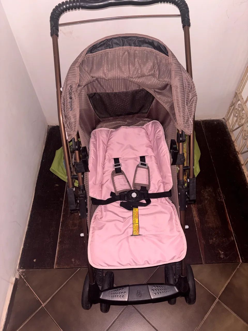 Carrinho de bebê com bebê conforto - Foto 3