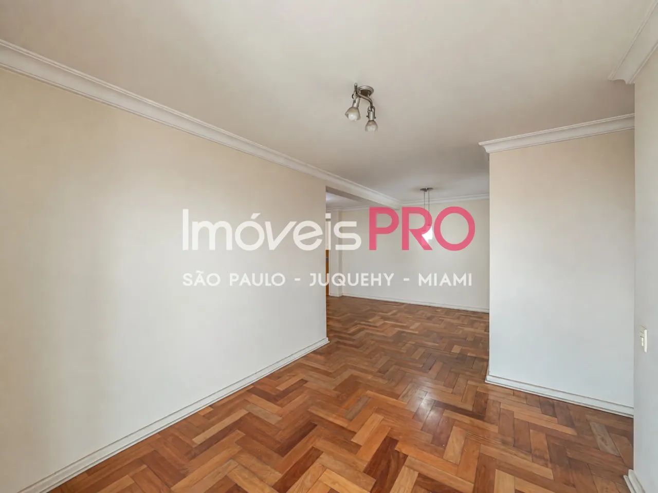 Apartamento Reformado com 75m², 2 dorm 01 suíte e 2 vagas - Foto 4