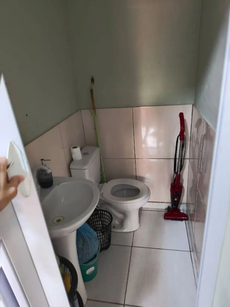 Aluga se ponto comercial no don Giocondo antigo Abrahão alabpróximo ao colégio meta - Foto 2