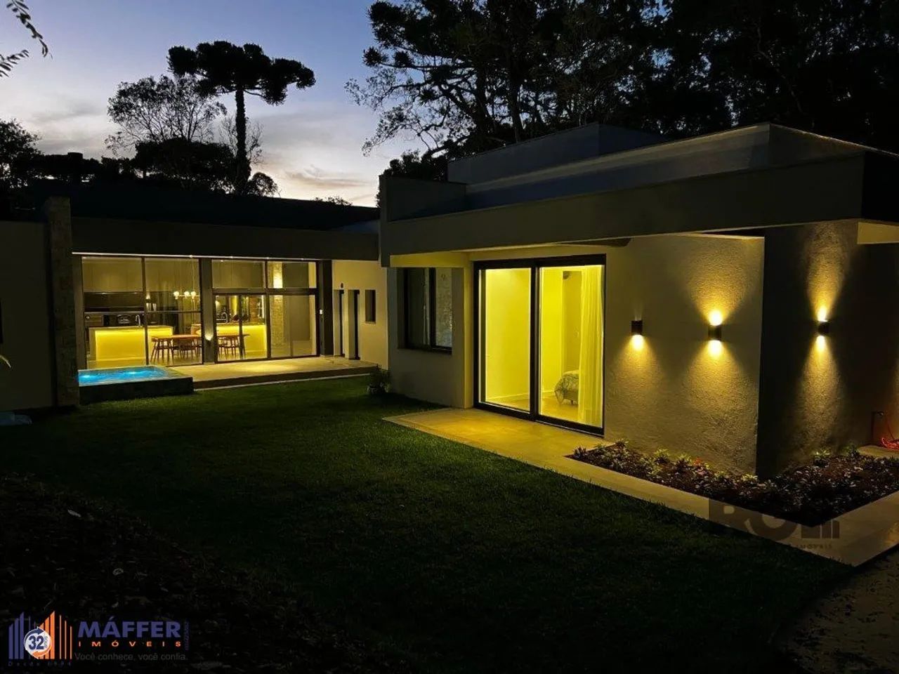 Casa toda térrea 400m2 , 3 suítes