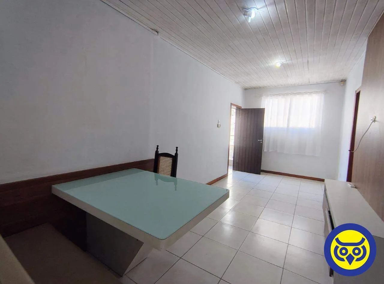 Casa com 2 dormitórios na Agronômica  Florianópolis à uma Quadra da Beira-Mar - Foto 5