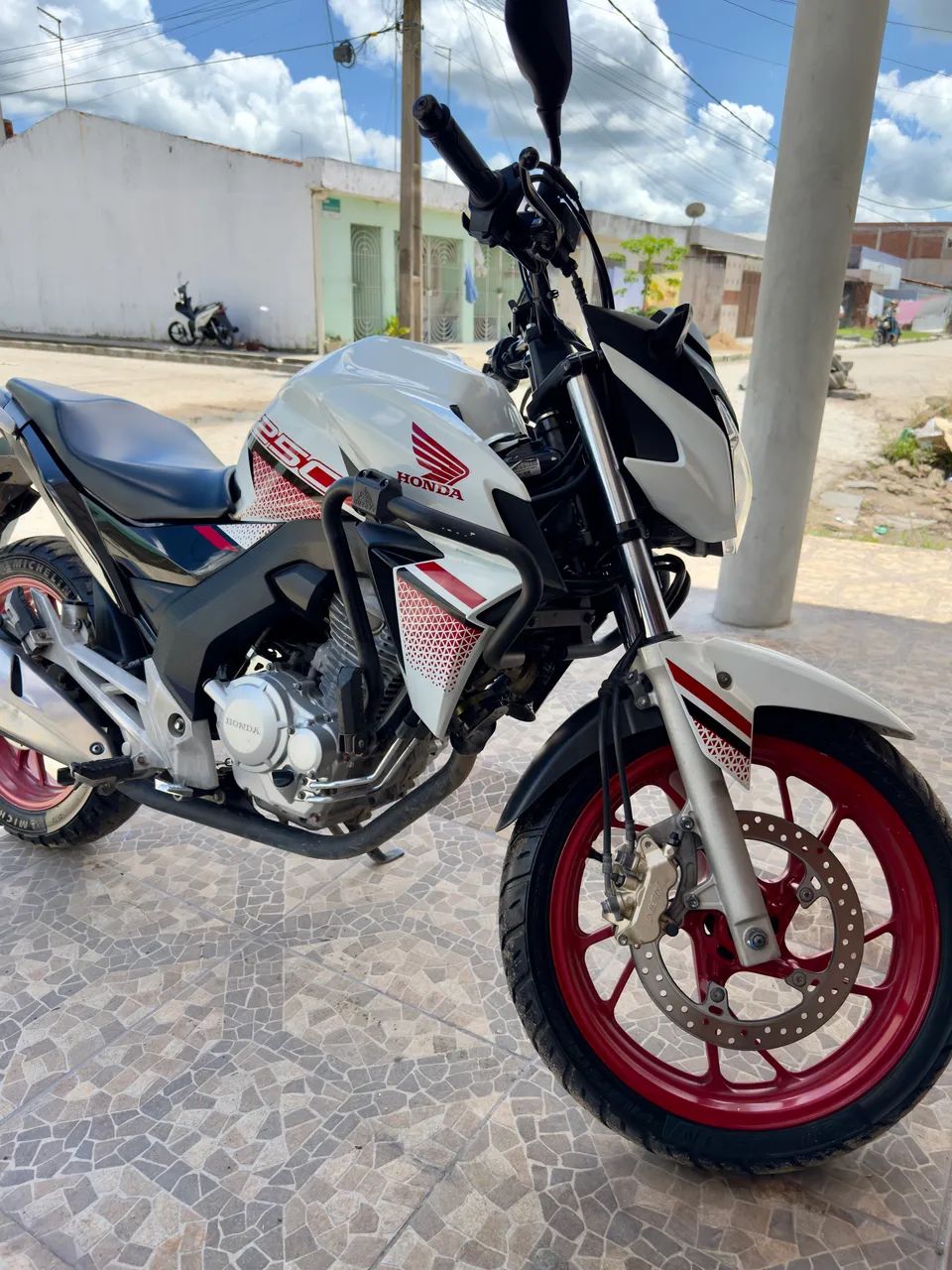 Twister CB250F CBS