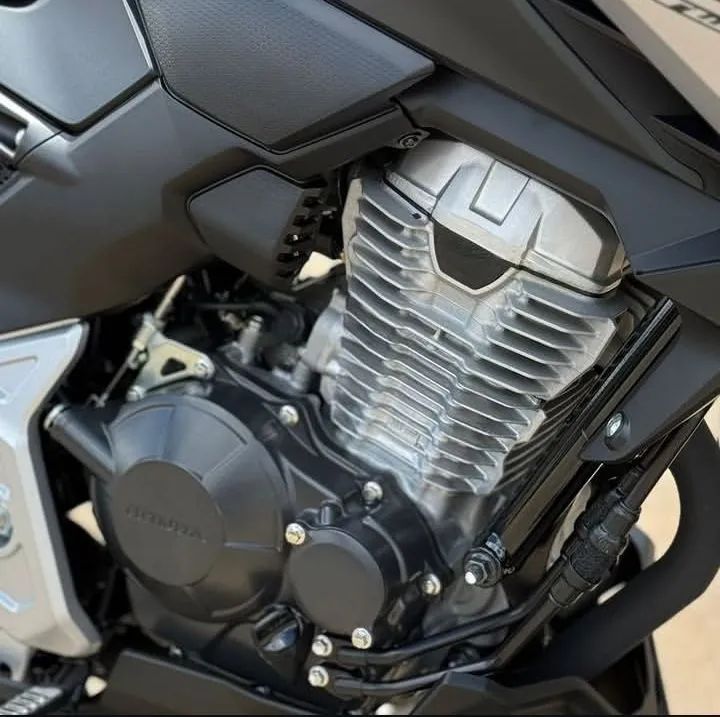 Honda Cb300f  - Foto 4