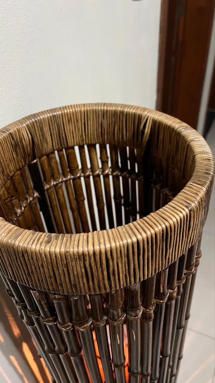 Abajur de chão De bambu 