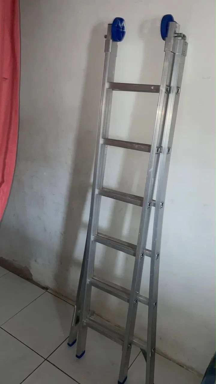 Escada de alumínio semi nova - Foto 2