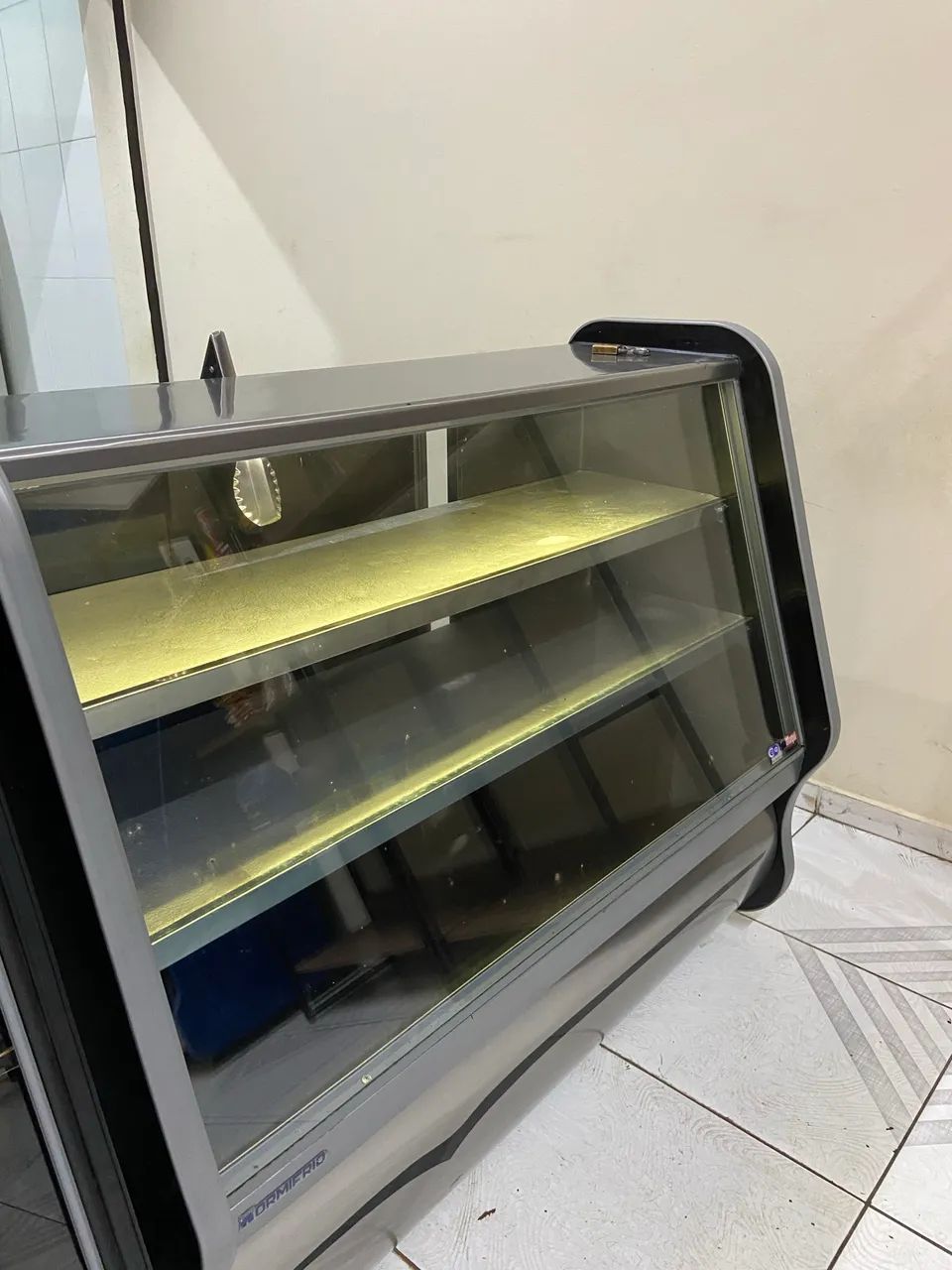 Vitrine refrigerada 